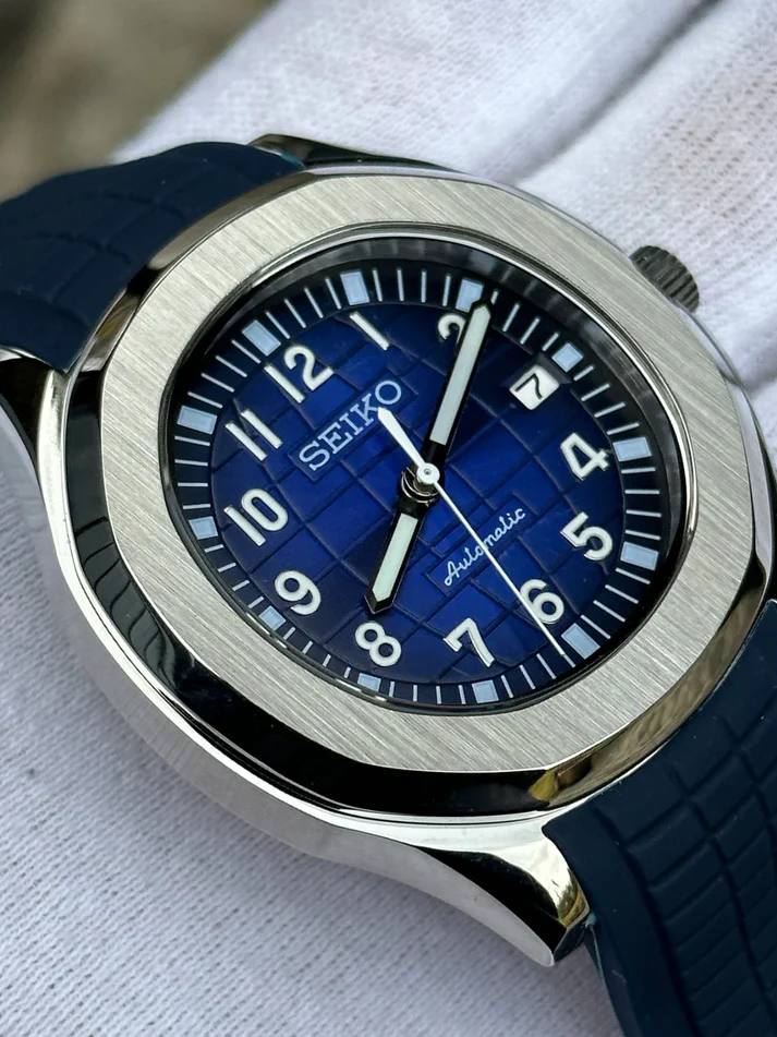 Seiko Aquanaut Navy Blue