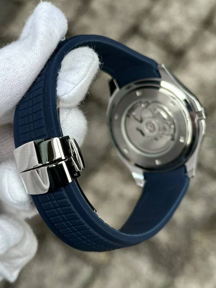 Seiko Aquanaut Navy Blue